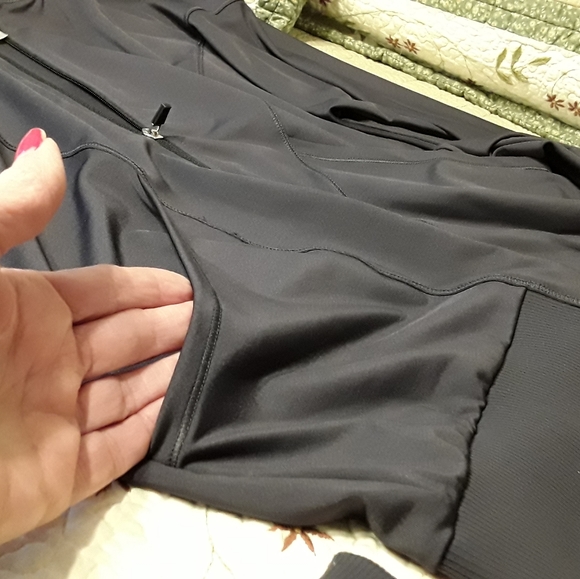 N/WITHOUT TAGS CHAMPION ATHLETIC L/ WEIGHT JACKET - Picture 3 of 16